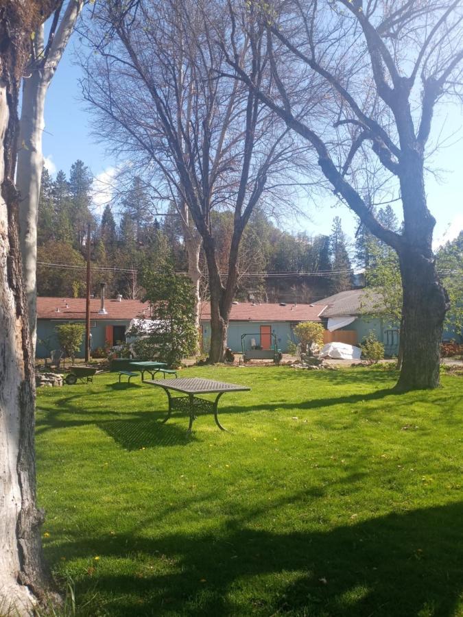 הפי קאמפ Bigfoot Rv & Cabins Park מראה חיצוני תמונה