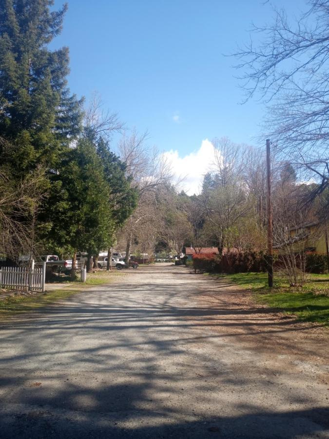 הפי קאמפ Bigfoot Rv & Cabins Park מראה חיצוני תמונה
