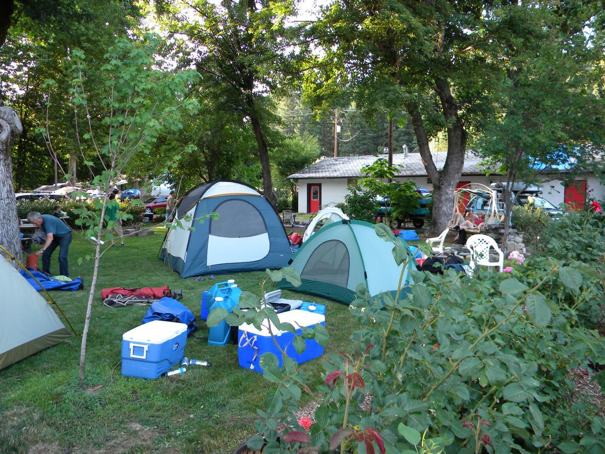 הפי קאמפ Bigfoot Rv & Cabins Park מראה חיצוני תמונה